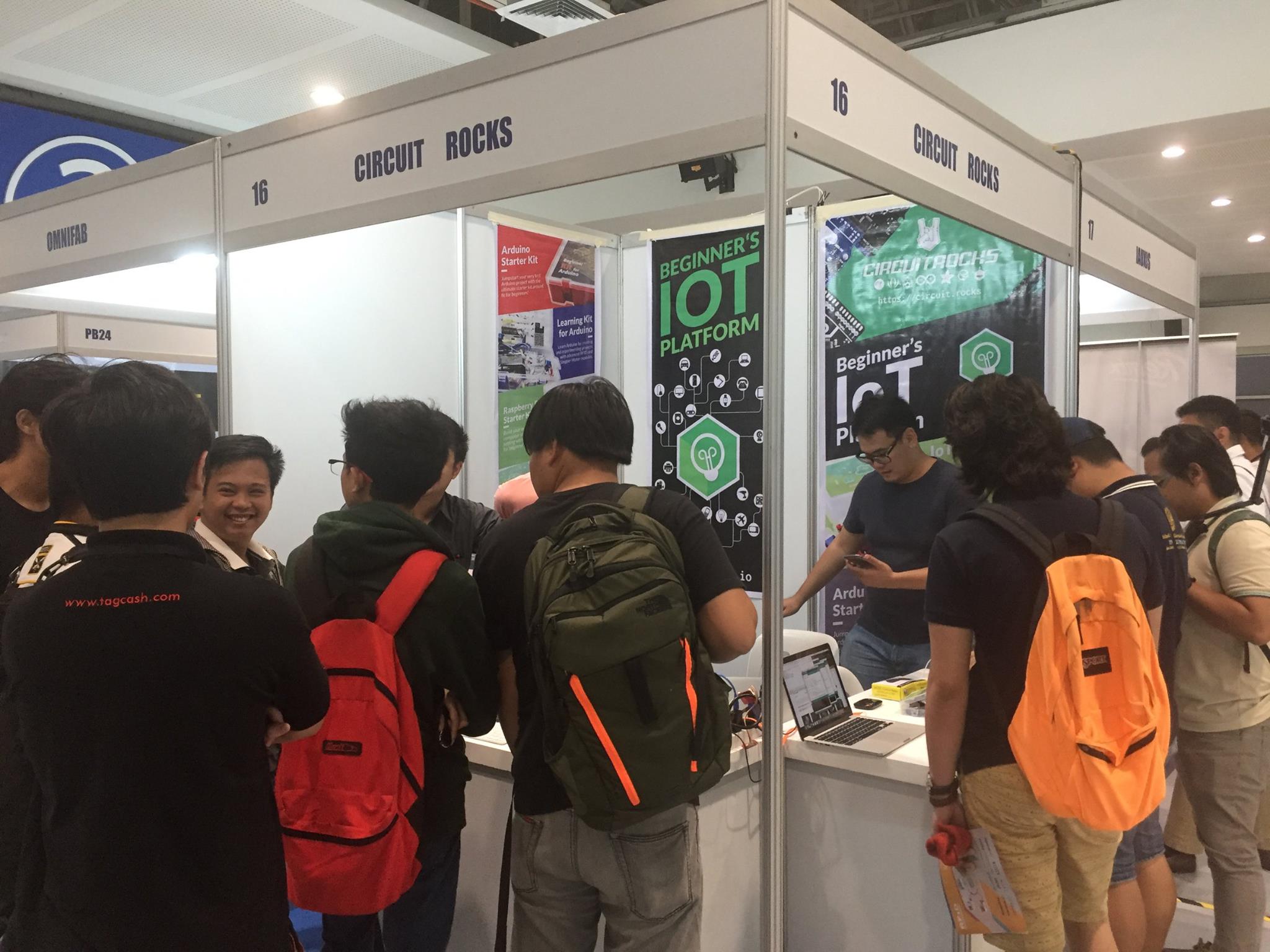 Students attending IoT Summit 2017 in the Philippines learning Internet of Things fundamentals