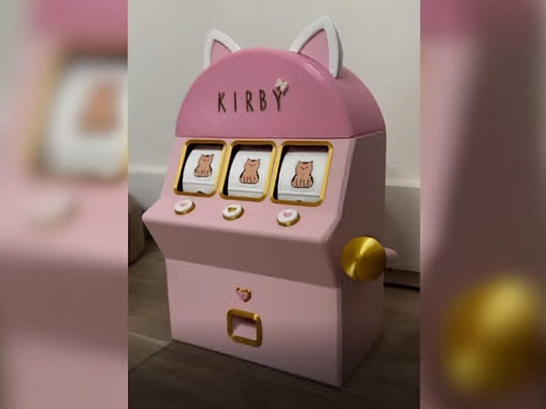 Arduino UNO R4 WiFi Slot Machine That Pays Cats in Treats