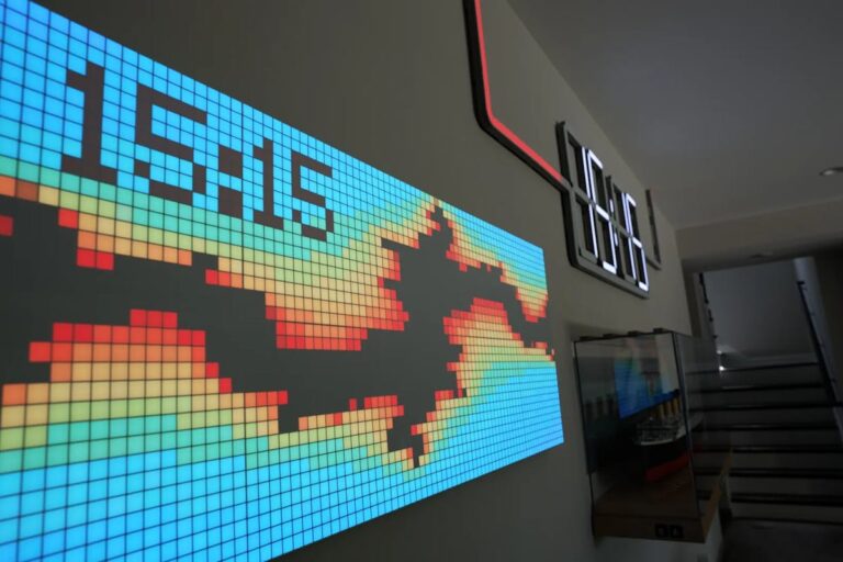 Duality Canvas: Build a Wall-Sized ESP32 LED Display With WLED
