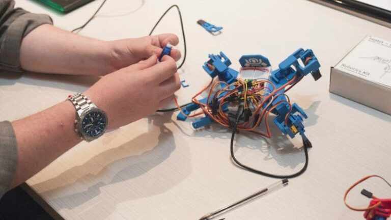 HIRO Gen 2: A Raspberry Pi Pico 2 Spider Robot Kit You Wire Yourself