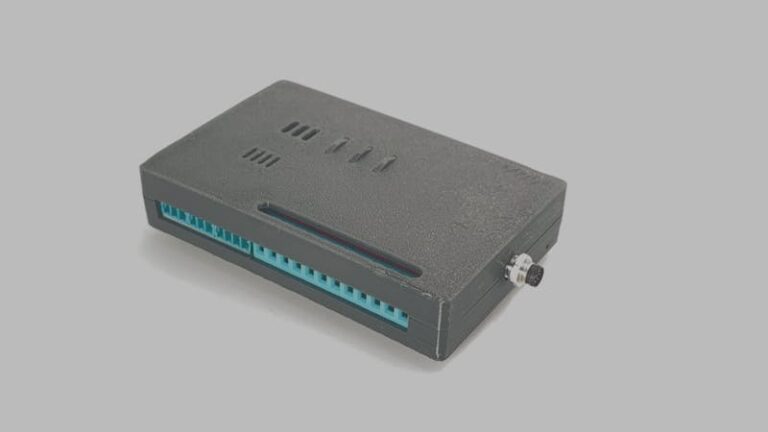 Luxonis M8 Box: An RP2040 That Wires Edge AI to Machines