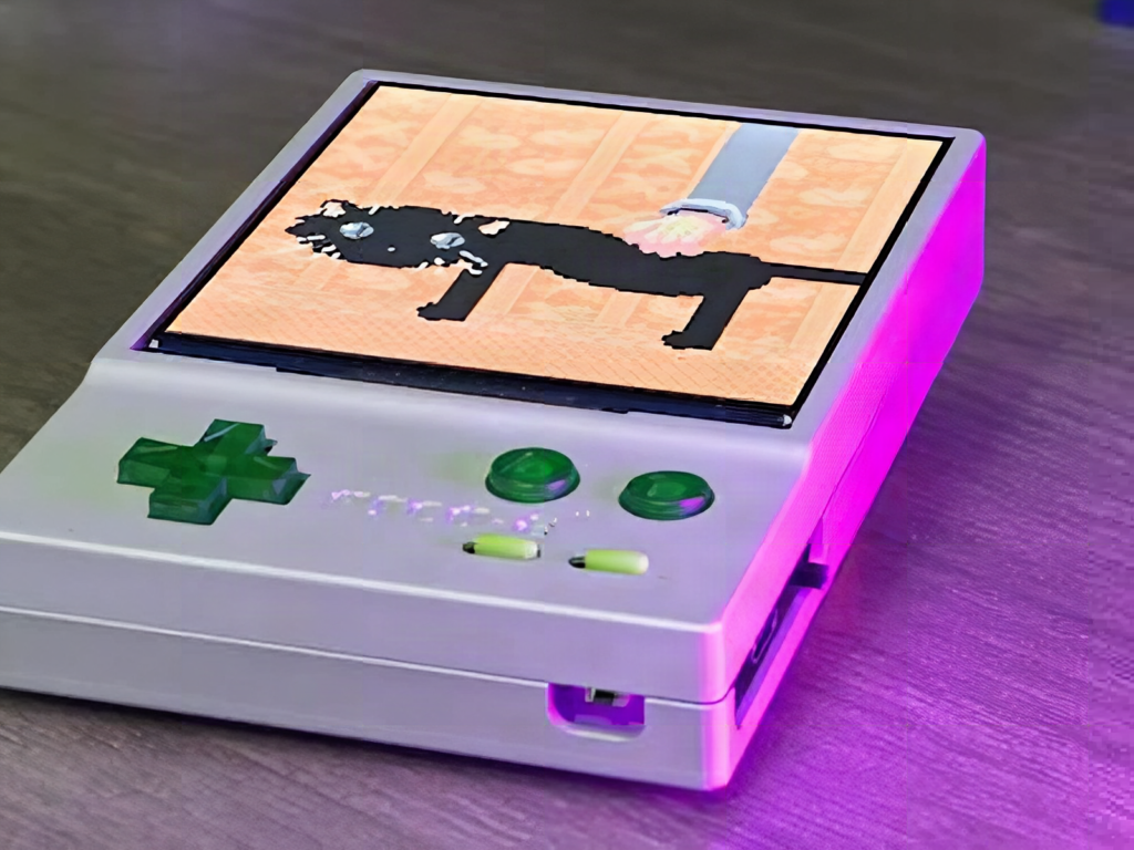 Raspberry Pi Zero 2 W PICO-8 Handheld With a Square 720×720 Screen